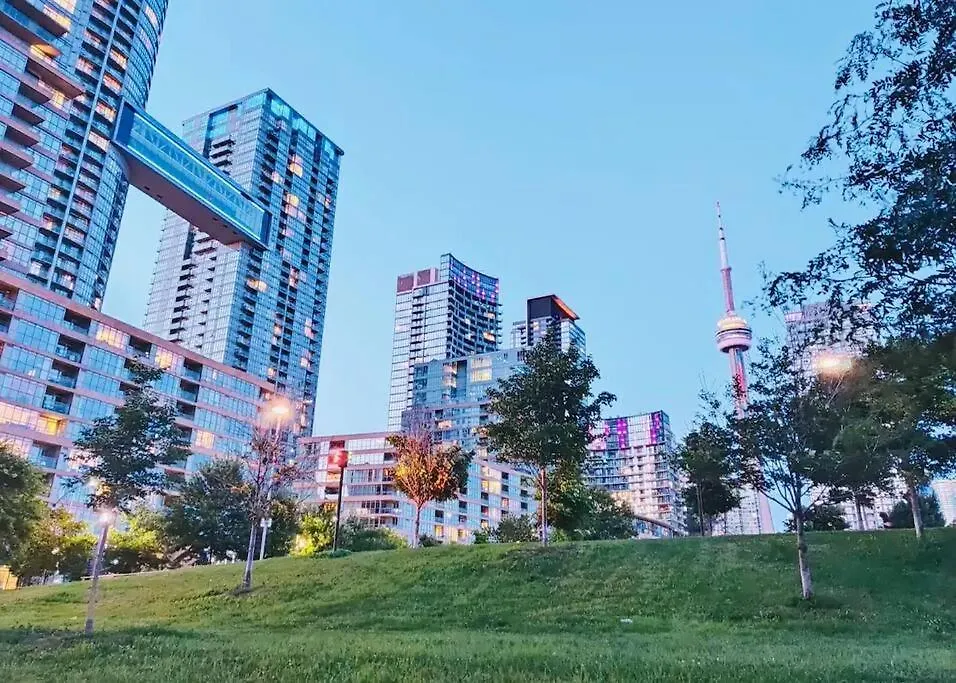 Exquisite Condos By Cn Tower- Dwtown , To Toronto 0*,  Canada